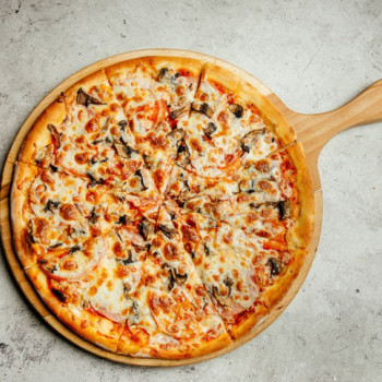 Пицца Ветчина и Грибы