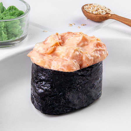 Суши острое с лососем 