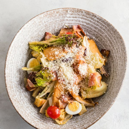 Цезарь с курицей