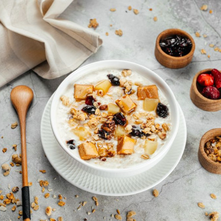 Овсяная каша с гранолой и пастилой