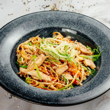 Вок с курицей