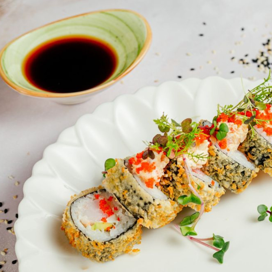 Ролл Калифорния с креветкой жареный