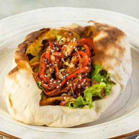 Теплый салат с цыпленком